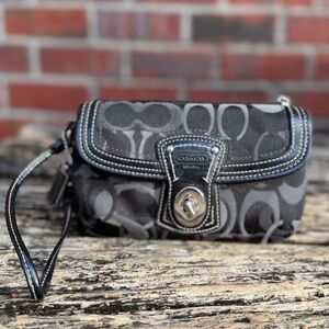 Coach Legacy Signature Gray & Black  Canvas Turnlock Wristlet Purse F2
